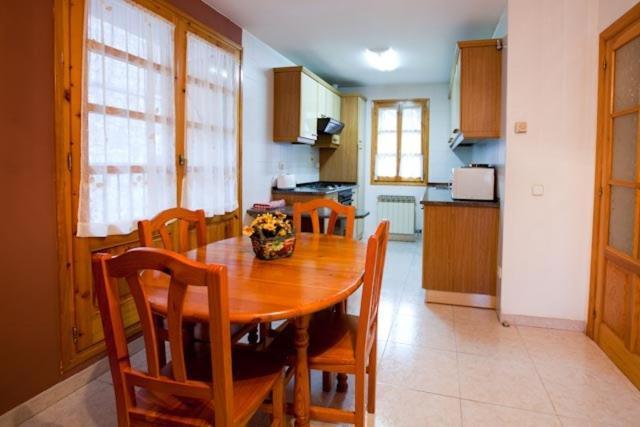 Apartamentos Mazcaray Bielsa Ruang foto