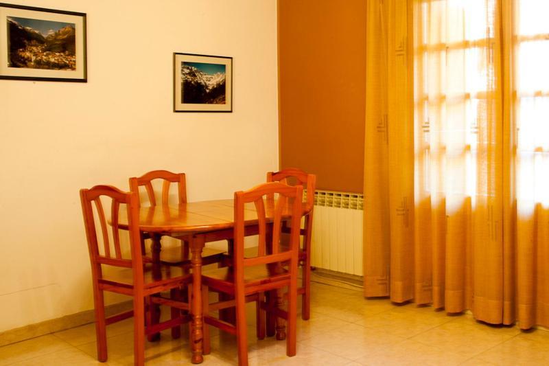 Apartamentos Mazcaray Bielsa Bagian luar foto